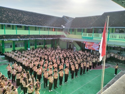 Upacara Peringatan Hari Pramuka ke-64, Sekolah Terpadu Pembangunan Karangmojo Tekankan Kolaborasi